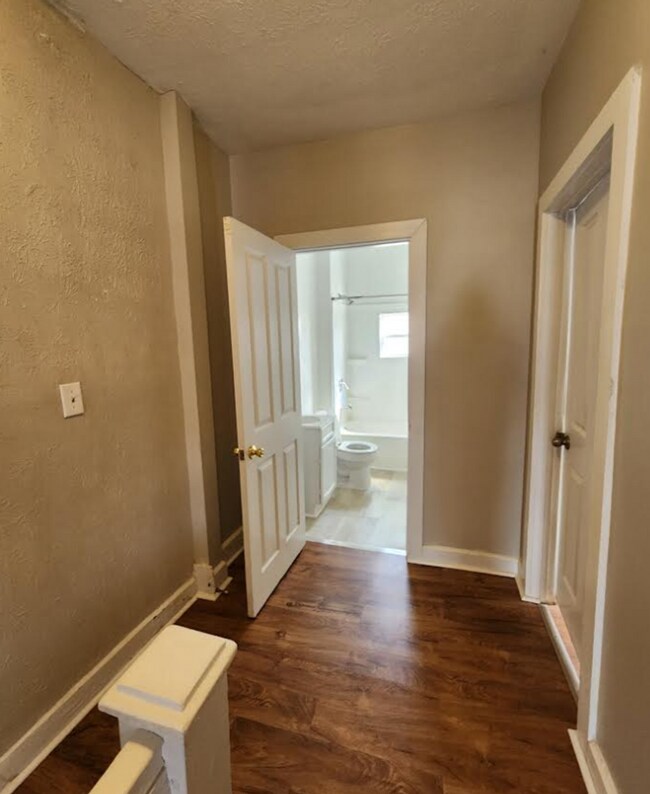 Building Photo - Westside Spacious Three Bedroom Two Story Duplex Near 25th and Capital