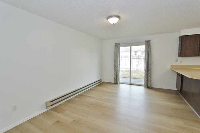 Building Photo - Single-Level Home on Corner Lot