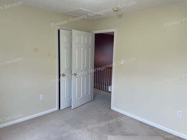 Building Photo - 709 Williamsburg Ct