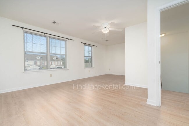 Building Photo - Modern 3BR 2.5BA w/ 1st Floor Master, Garage, Walk-in Closets near AWC Carlisle Barracks