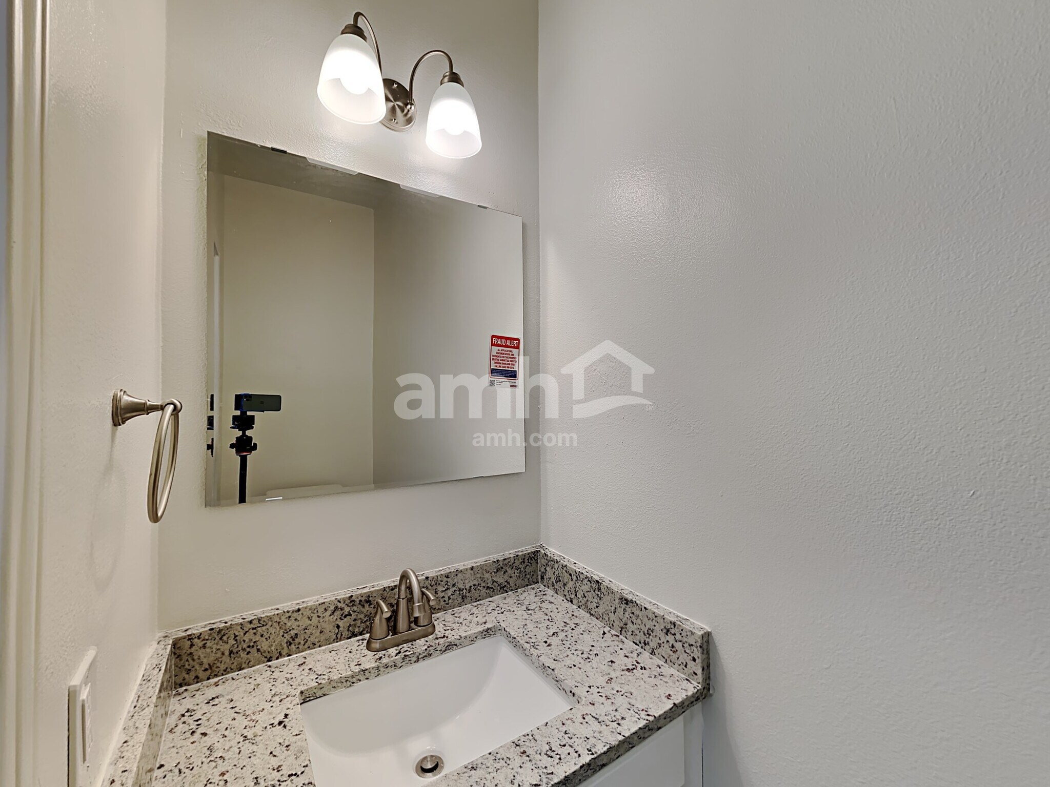Building Photo - 9319 Foxgrove Way