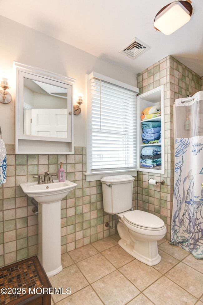 Building Photo - 47 Valentine St