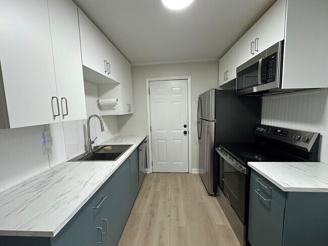 Building Photo - 1400 Richmond Pl