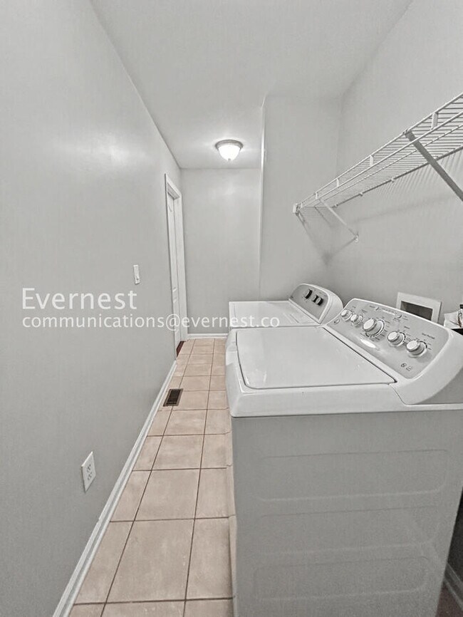 Building Photo - 1153 Smith St SW