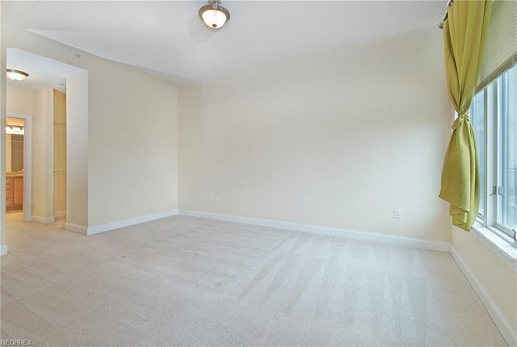 Building Photo - 16800 Van Aken Blvd