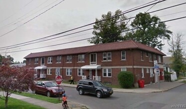 Building Photo - 384 Skillen St