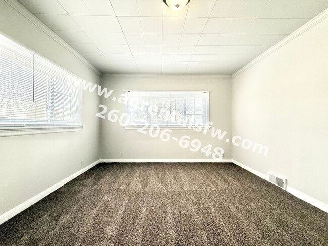 Building Photo - 3 Bedroom House