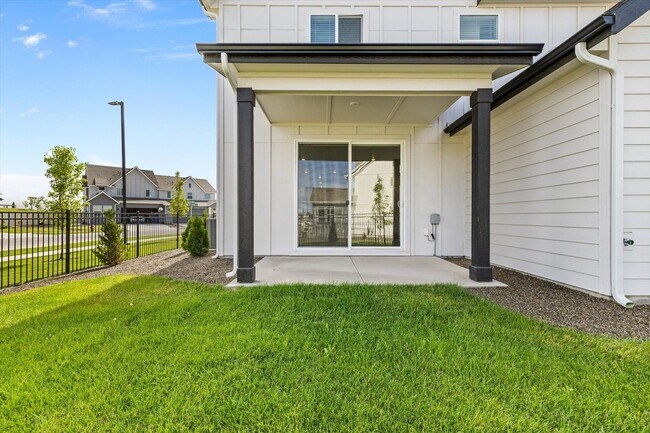Building Photo - BRAND NEW Stunning 4-Bed, 3-Bath Townhome That Feels Like a Detached House