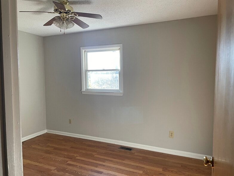 Bedroom 1 - 133 Fairview Dr NW