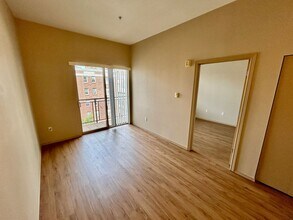 Building Photo - First Hill One Bedroom - Stellar Location! AVAILABLE NOW!