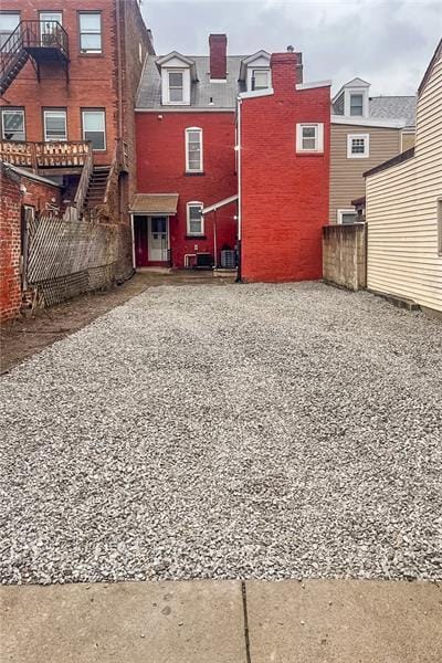 Building Photo - 2810 Sarah St