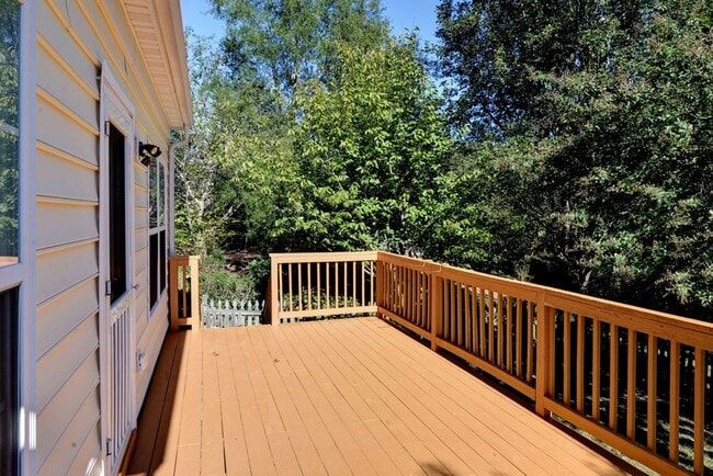 Building Photo - Peaceful Retreat in Willow Lakes