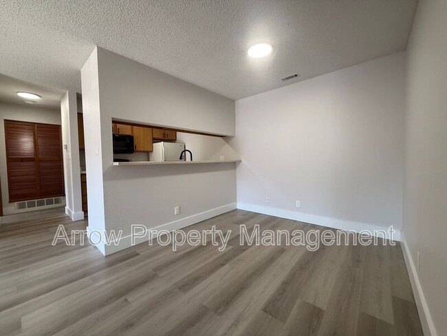 Building Photo - 2350 N 44th St
