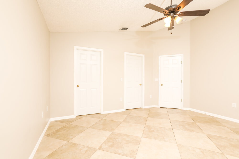 Building Photo - 17510 Silver Creek Ct
