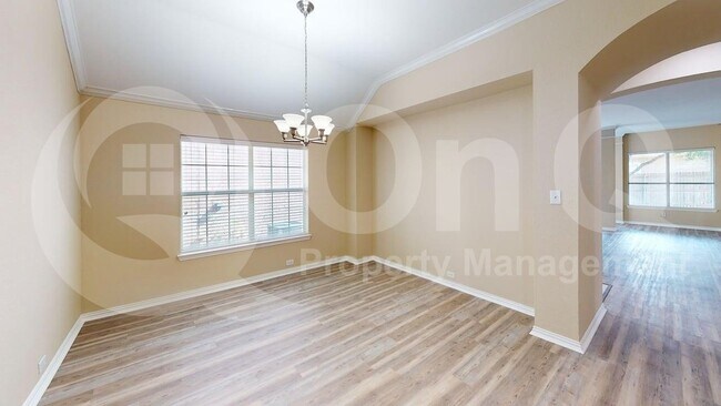 Building Photo - 1921 Highland Haven Ln