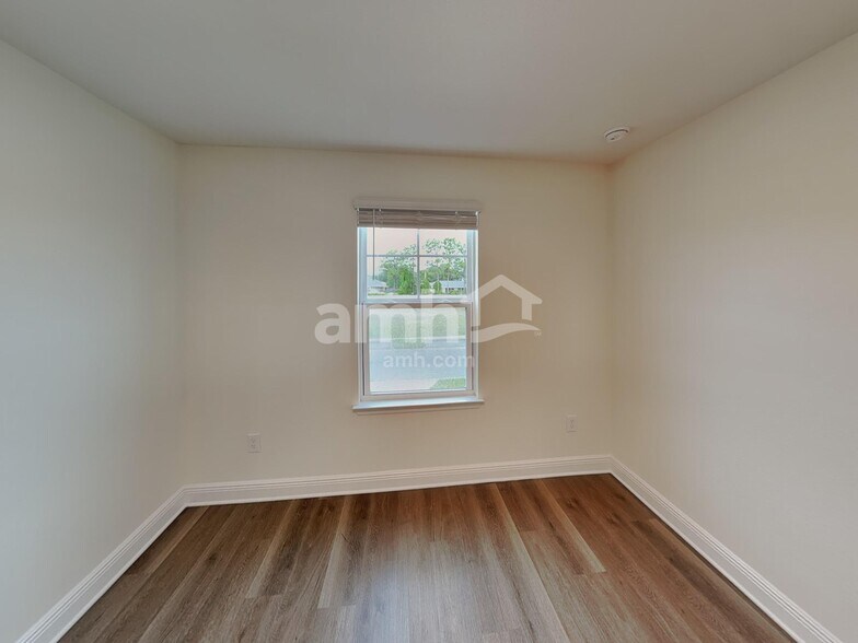 Building Photo - 5986 Pinewood Ests Dr