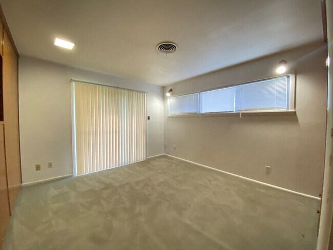 Building Photo - 6710 Moss Oak Dr