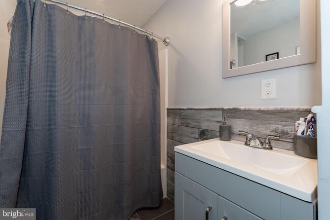 Building Photo - 801 Bethel Ave