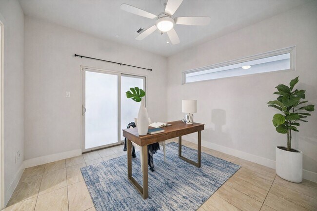 Building Photo - 2715 St Emanuel St