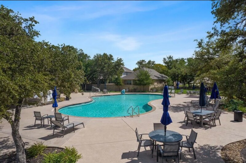 Building Photo - 694 Oyster Creek