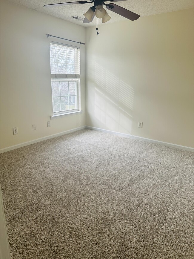 Building Photo - 1150 Brookhill Way