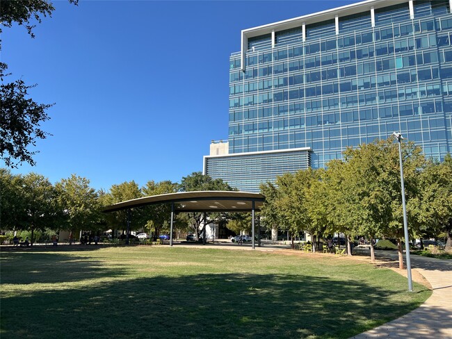 Building Photo - 3737 Wakeforest St