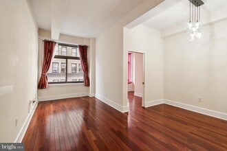 Building Photo - 1500 Chestnut St