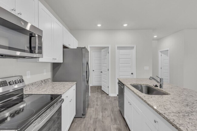 Building Photo - ***MOVE-IN SPECIAL*** $500 OFF OF YOUR FIR...