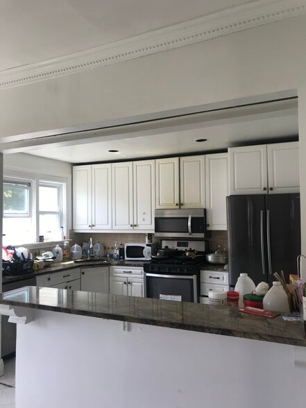 Building Photo - 161 Franklin Ave