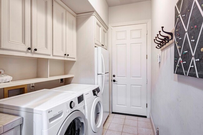 Building Photo - 3110 Glen Haven Blvd