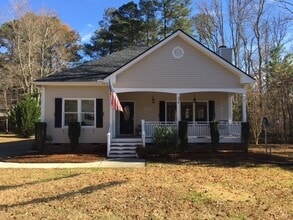 Building Photo - 123 Forest Green Dr