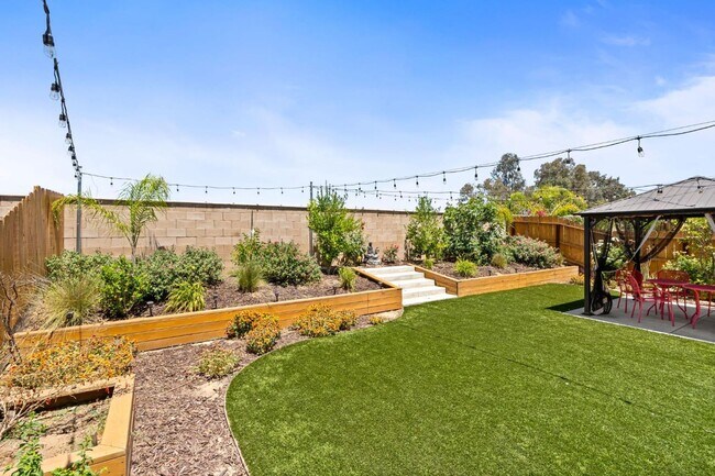 Building Photo - Copper River Canvas on the Bluffs! 4B/3BA ...