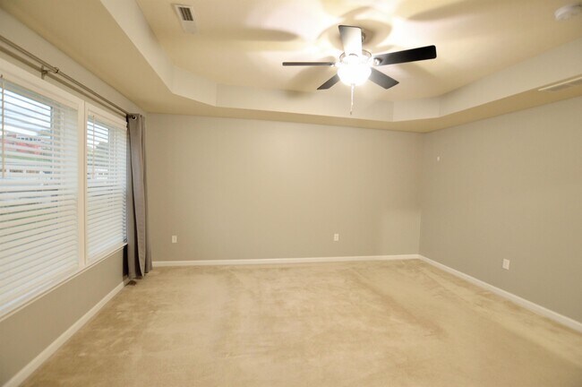 Building Photo - 3702 Sun Pl