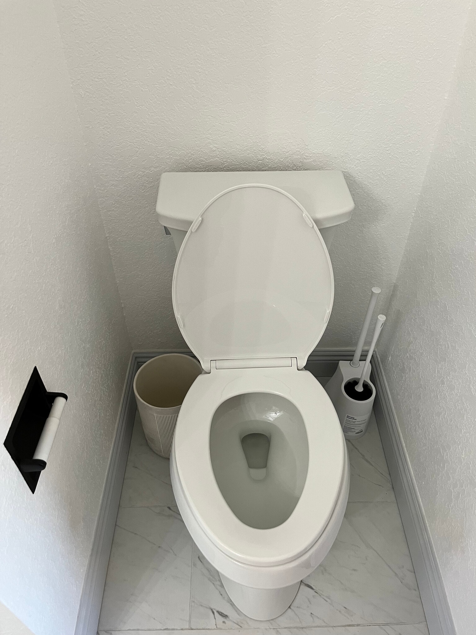 New modern toilets - 847 Mission Sierra Ct