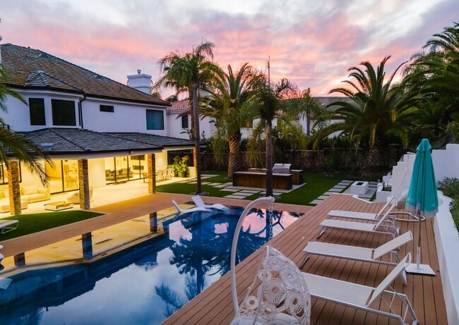 Building Photo - 25879 Chalmers Pl