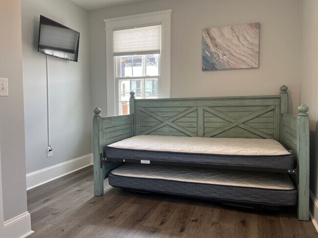 Building Photo - Gorgeous Brand New 3/2 Move In Ready Now!