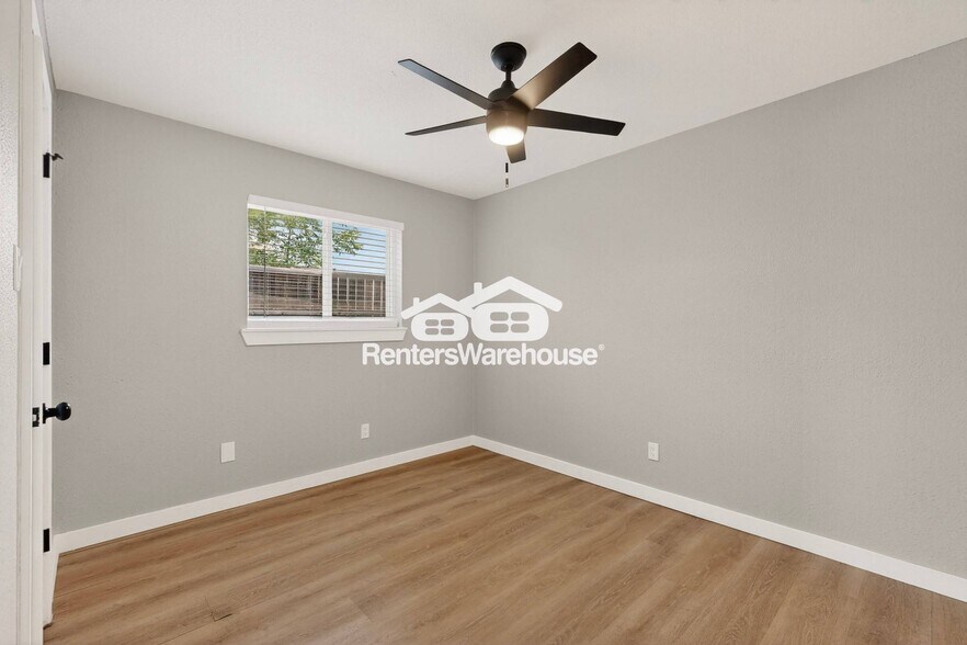 Building Photo - 507 S Spring Creek Dr