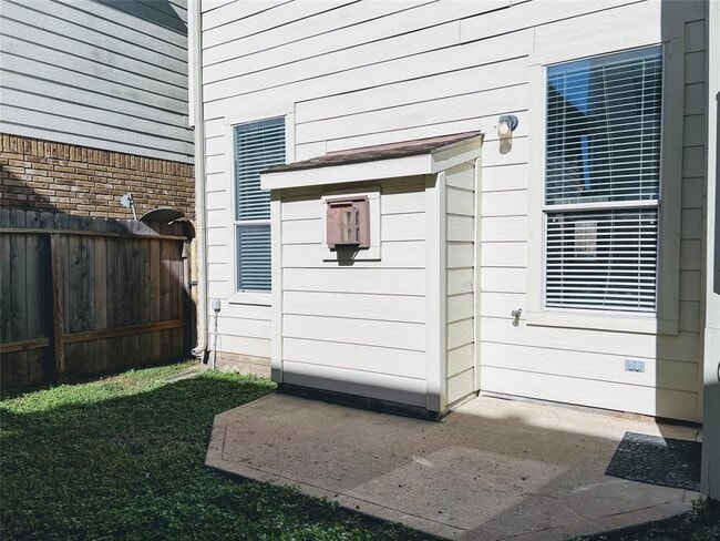 Building Photo - 7415 Hollister Ridge