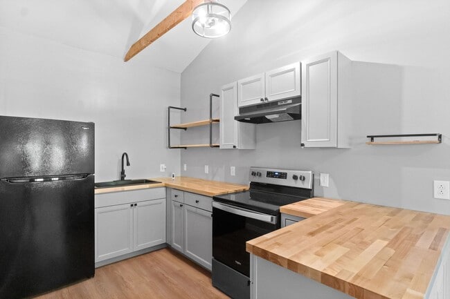 Building Photo - 478 Thompkins Ln