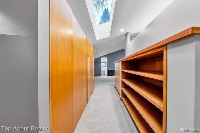 Building Photo - 5760 Snowshoe Cir