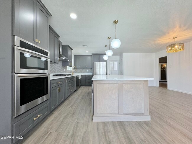 Building Photo - 5801 Beaumont Pl