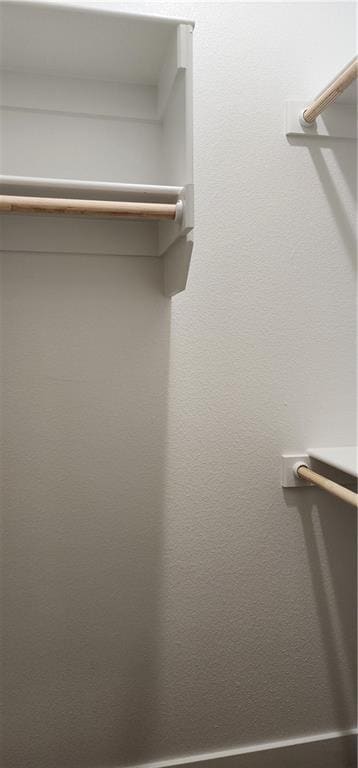Building Photo - 33 Sandridge Dr