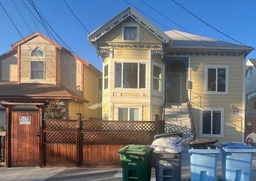 Primary Photo - 1921 Harmon St