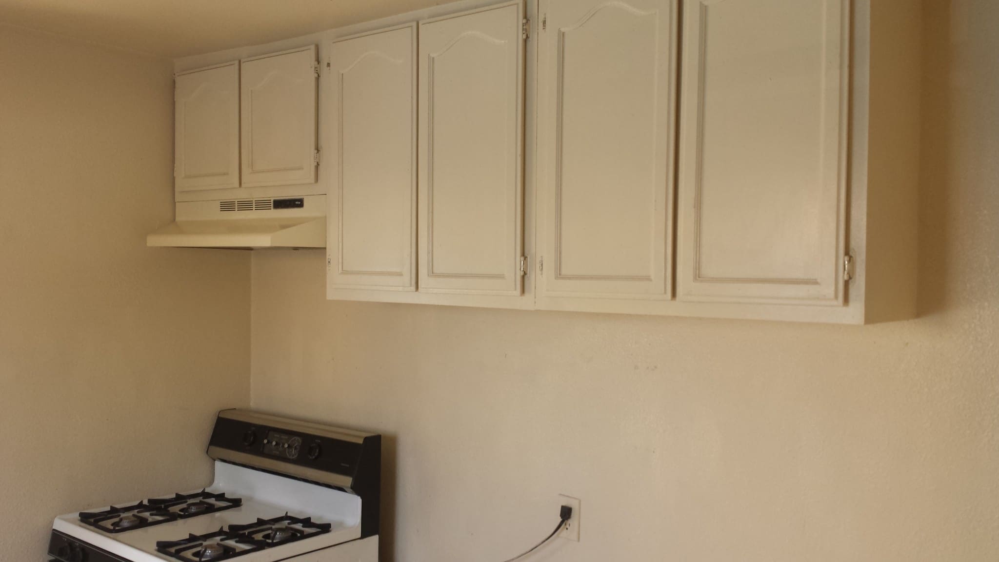 Kitchen Cabinets - 1304 Junipero Ave