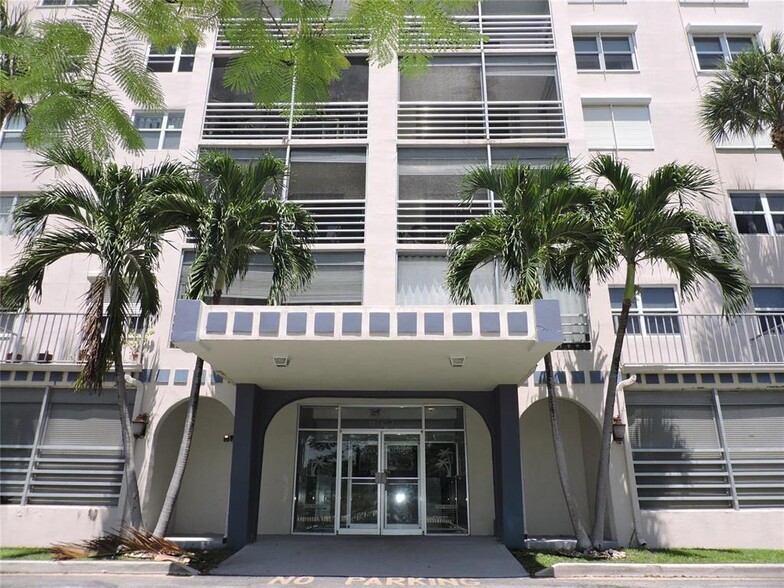 Building Photo - 501 E Dania Beach Blvd
