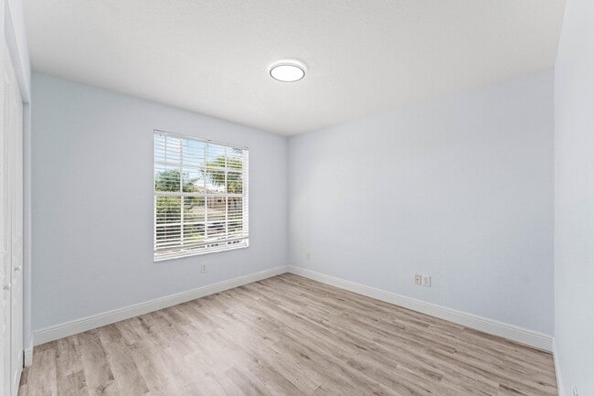 Building Photo - 5477 Queenship Ct