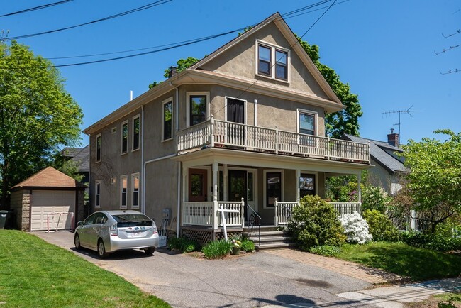 Building Photo - 32 Hopkins Rd