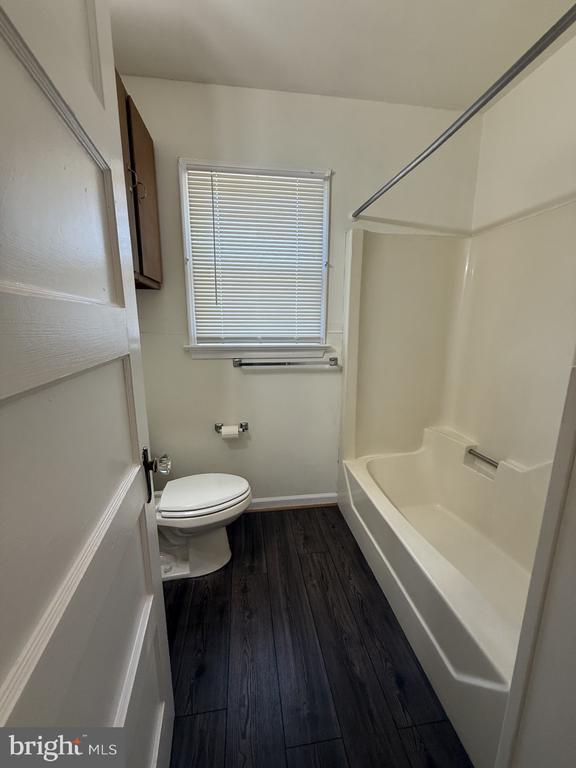 Building Photo - 5497 Rosedale Dr