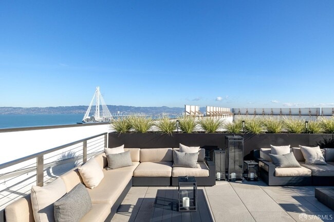 Building Photo - 1 Bristol Court