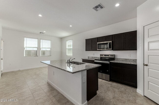 Building Photo - 9173 S Palo Verde Dr